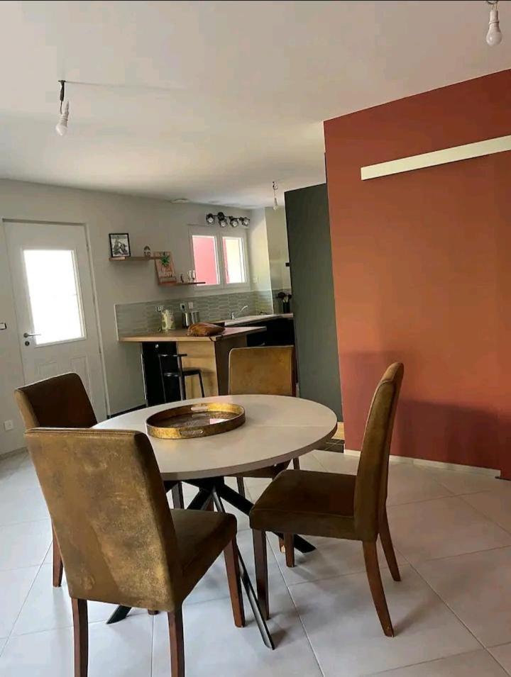 Maison Montoison Zewnętrze zdjęcie